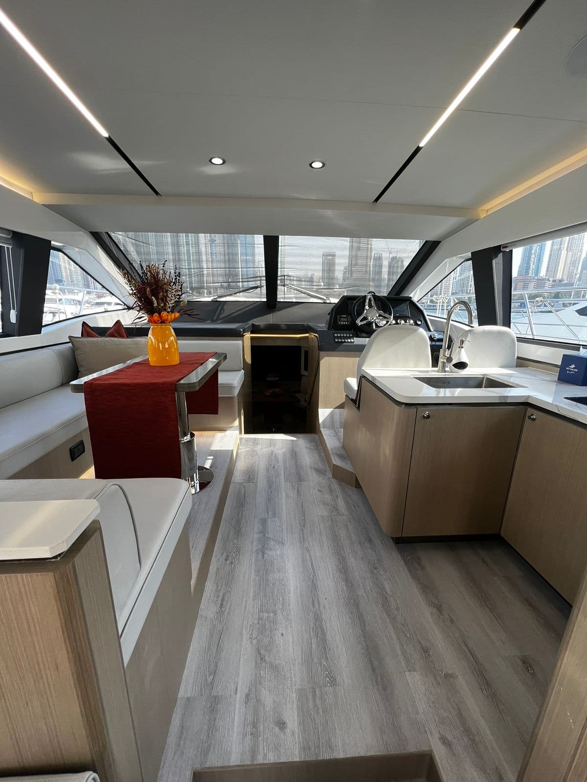 Luna 52 yacht