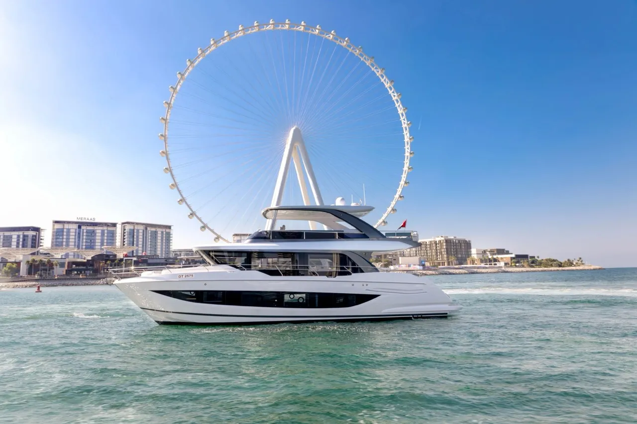 AMIE yacht image 1