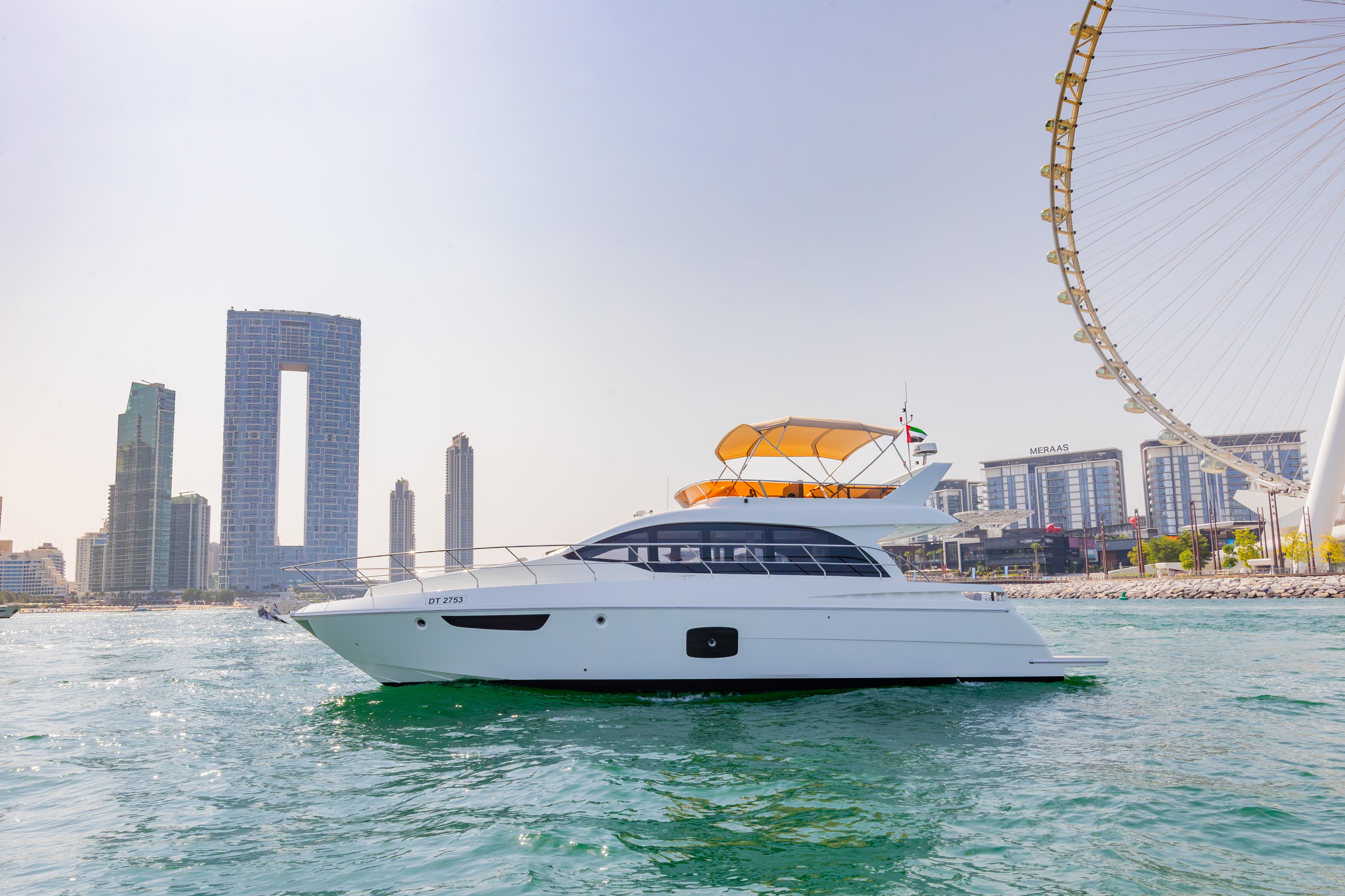Luna 52 yacht